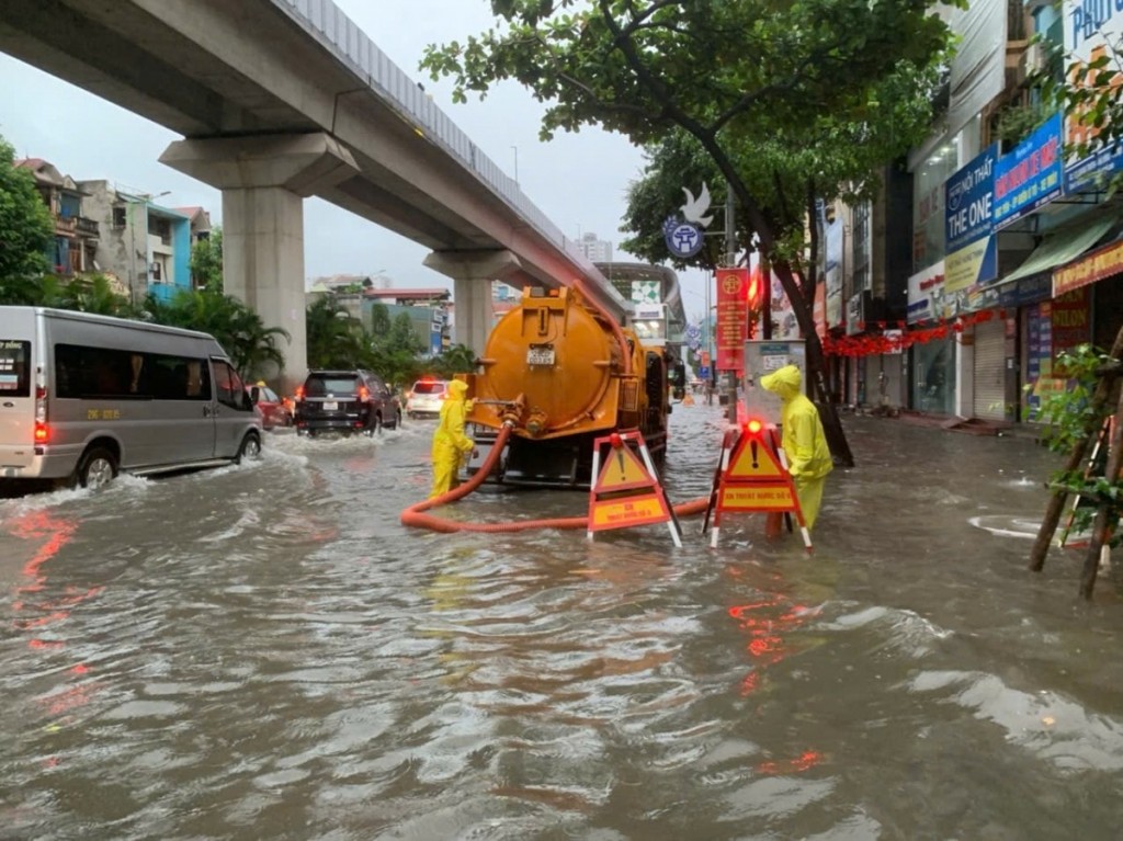 Chuyên gia dự báo lượng mưa tại Hà Nội khi bão số 11 đổ bộ đất liền