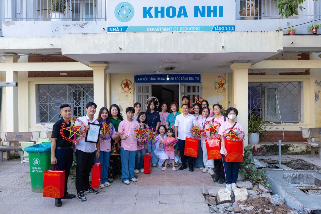 Tết Trung thu sẻ chia ở bệnh viện Đa khoa Hà Đông
