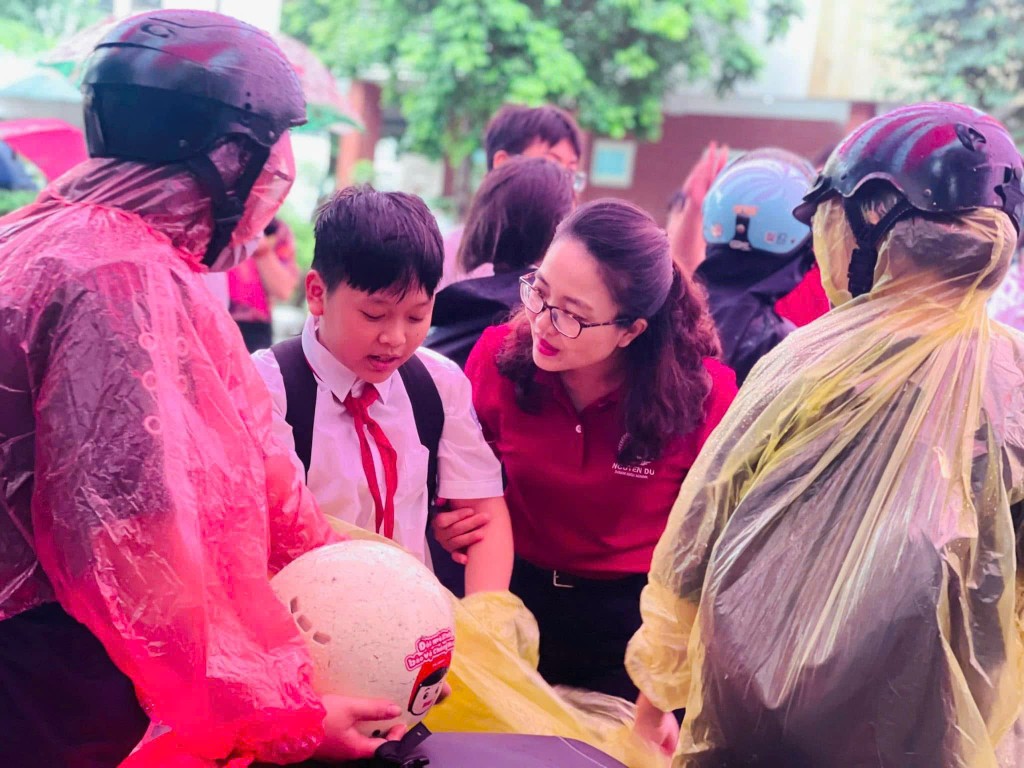 Học sinh Hà Nội nghỉ học trực tiếp để phòng, chống bão số 11