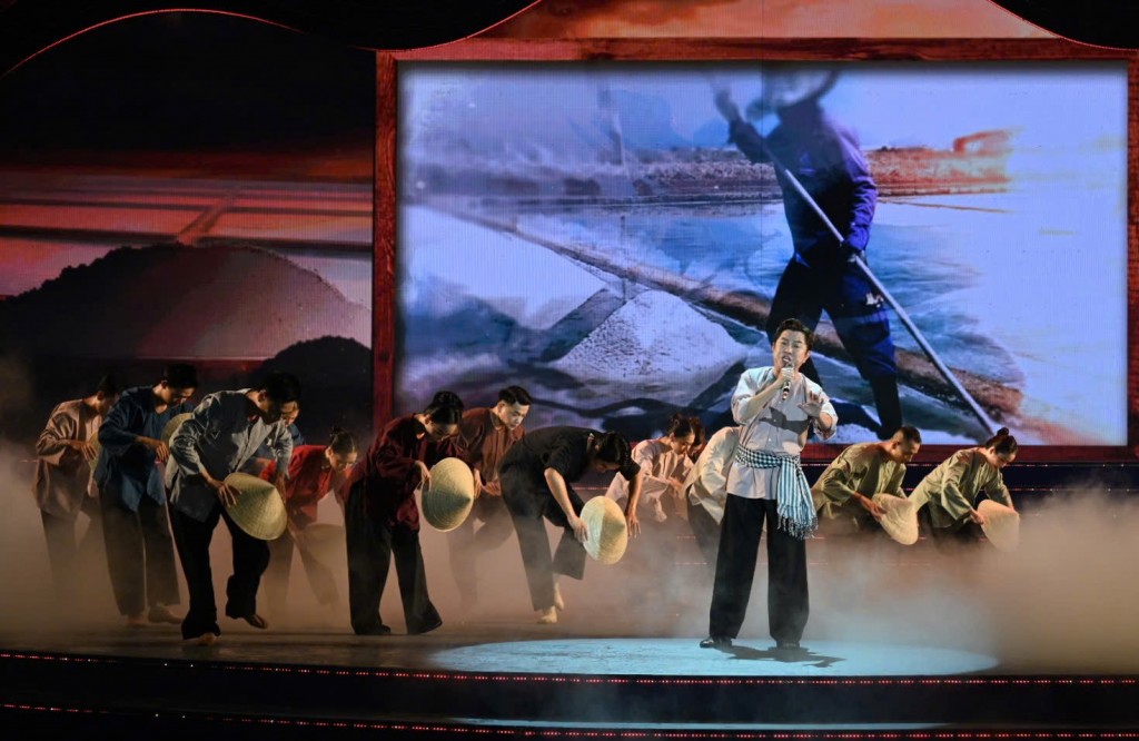 Tiết mục văn nghệ đặc trưng đêm khai mạc