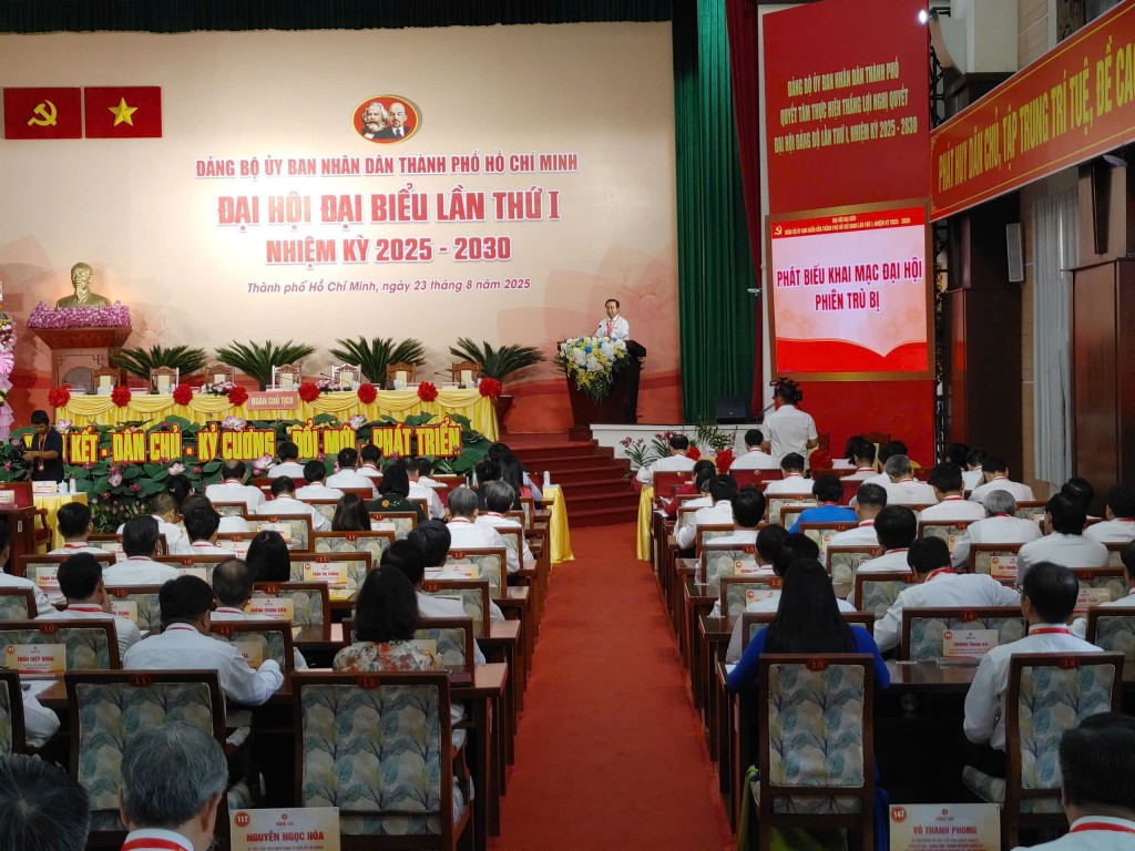 Đại hội Đảng bộ TP Hồ Chí Minh: Không nhận hoa và quà tặng chúc mừng