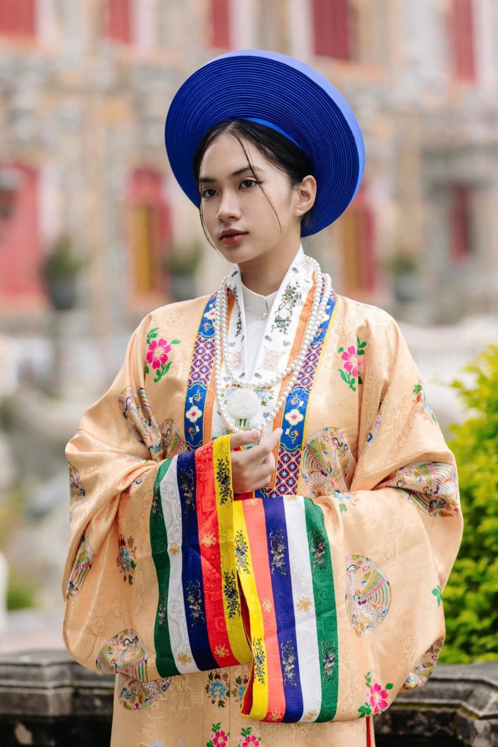 Áo Nhật Bình là một lễ phục của người phụ nữ Việt Nam xưa, đặc biệt dưới triều Nguyễn.