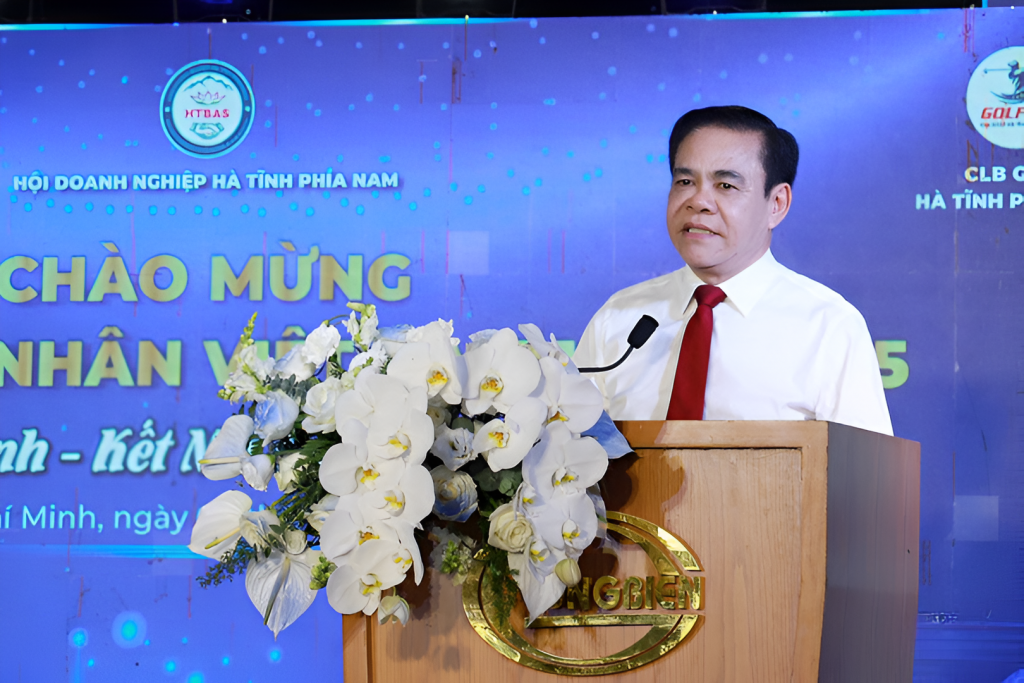 Chủ tịch UBND tỉnh Võ Trọng Hải chúc mừng, ghi nhận, biểu dương và trân trọng cảm ơn Hội Đồng hương, Hội Doanh nghiệp và con em Hà Tĩnh đối với quê hương thời gian qua.