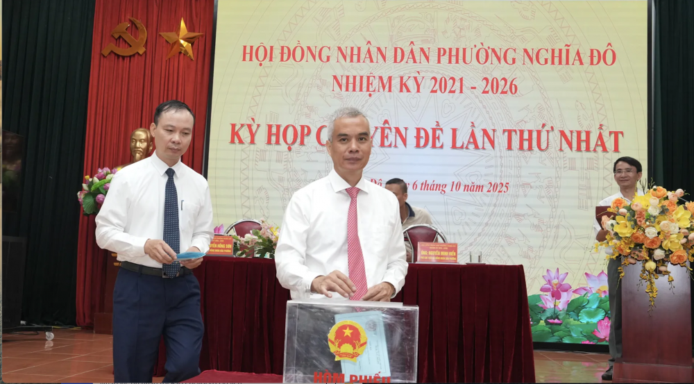 Ông Đỗ Việt Hưng được bầu giữ chức Chủ tịch UBND phường Nghĩa Đô