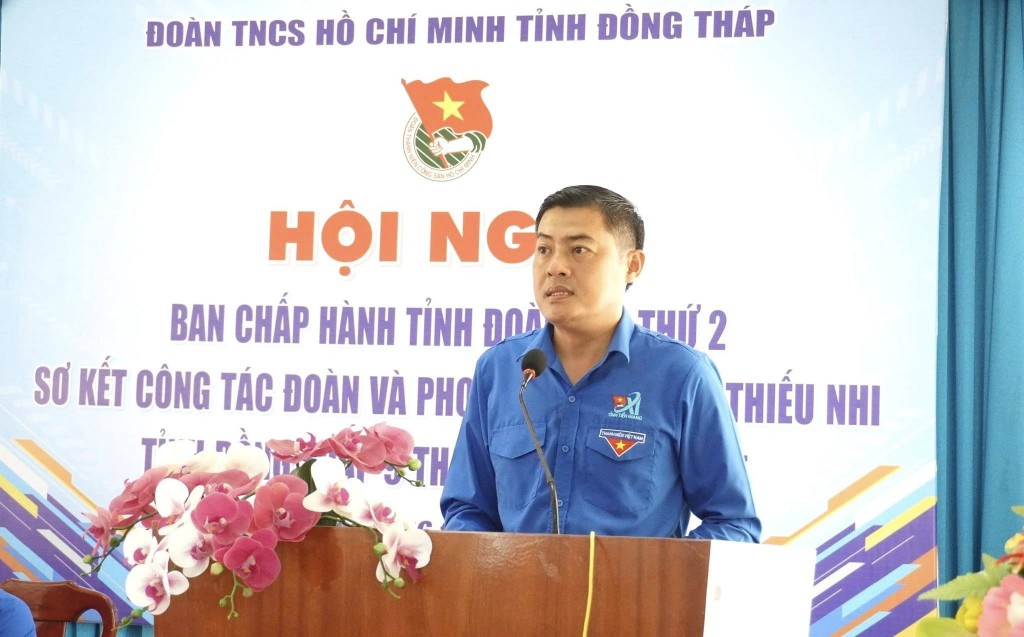 Bí thư Tỉnh đoàn Nguyễn Quang Minh phát biểu tại hội nghị.