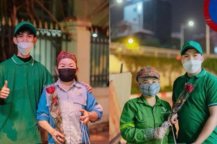 Phụ nữ Hà Nội bất ngờ, hạnh phúc khi được người lạ tặng hoa Phụ nữ Hà Nội bất ngờ, hạnh phúc khi được người lạ tặng hoa