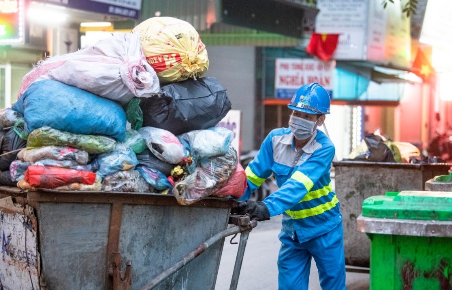 Tính phí với rác cồng kềnh, rác nguy hại - hướng đi tất yếu