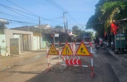 Ngập úng tỉnh lộ 607B do đường ống thu gom nước mưa quá nhỏ