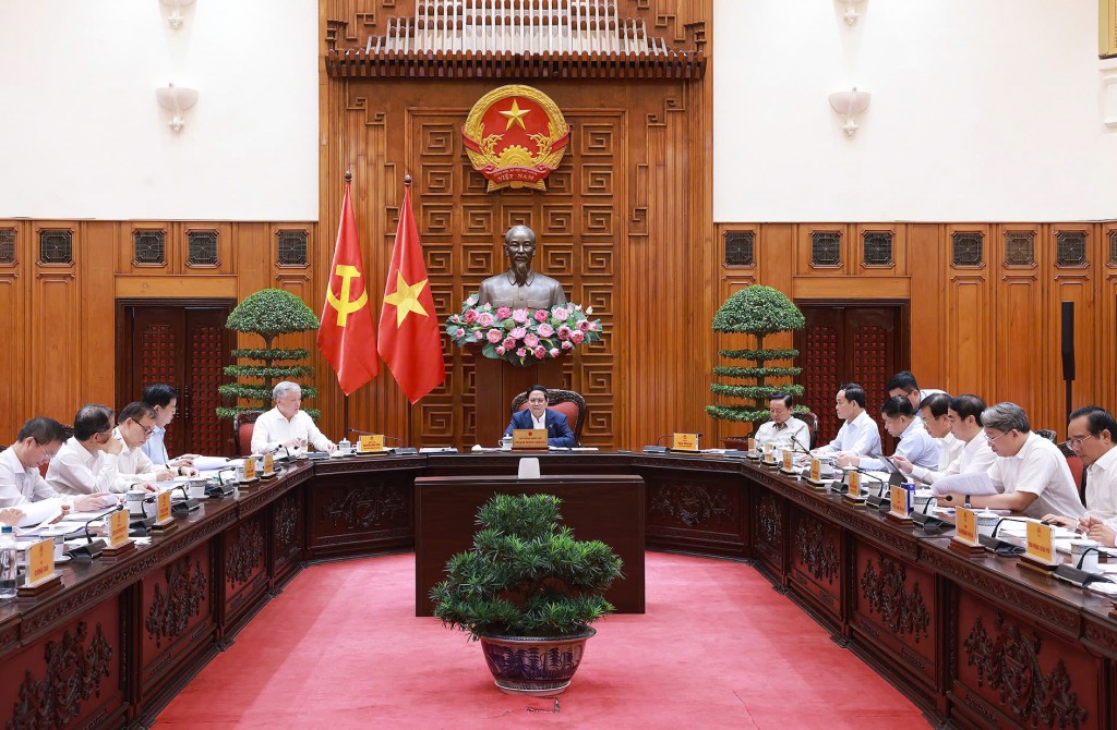 Thủ tướng Chính phủ Phạm Minh Chính chủ trì cuộc làm việc của Thường trực Chính phủ với các bộ, ngành, địa phương về tình hình tháo gỡ, khó khăn vướng mắc cho các dự án tồn đọng, kéo dài - Ảnh: VGP/Nhật Bắc
