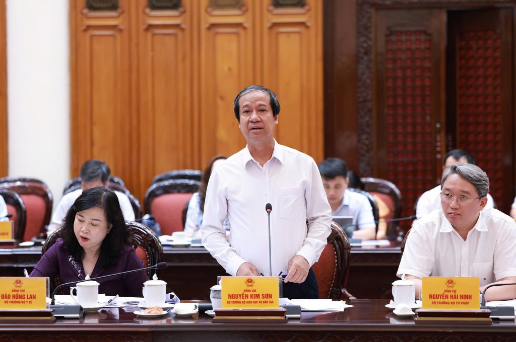 Giảm đầu mối, tăng quy mô, nâng cao dịch vụ phục vụ người dân, doanh nghiệp