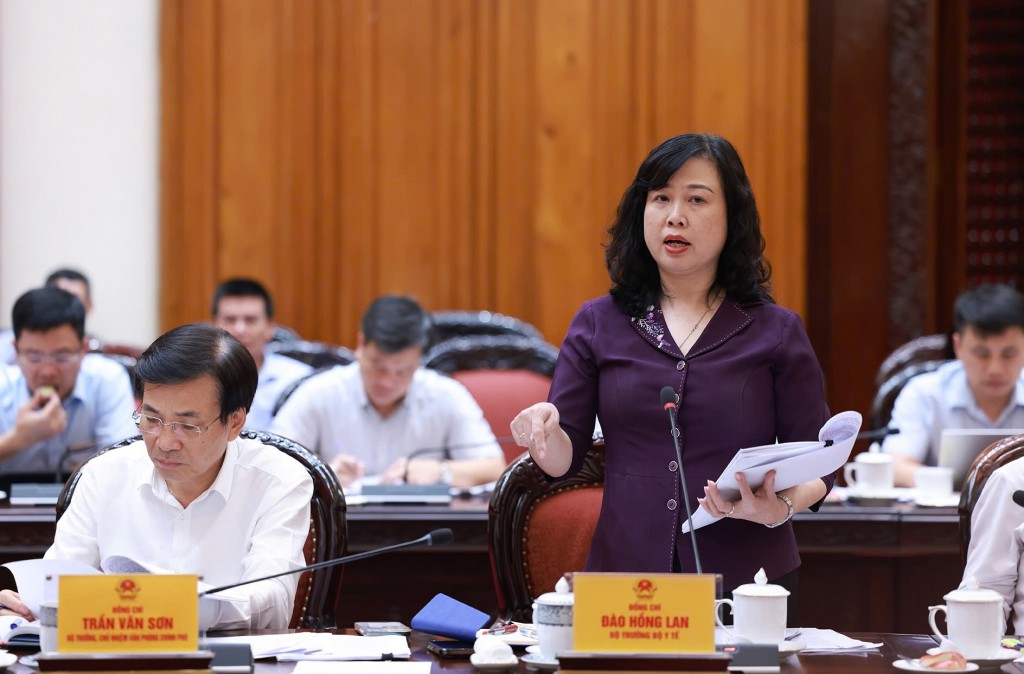 Các đại biểu báo cáo tại cuộc họp - Ảnh: VGP/Nhật Bắc