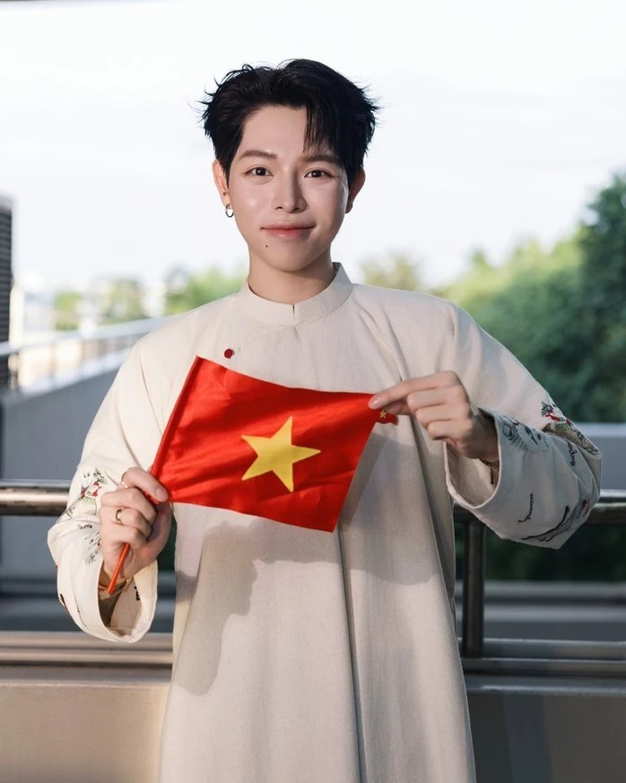 Ca sĩ Đức Phúc cũng gửi tình cảm và sự sẻ chia tới đồng bào bị thiệt hại do cơn bão Bualoi số tiền 1 tỷ đồng