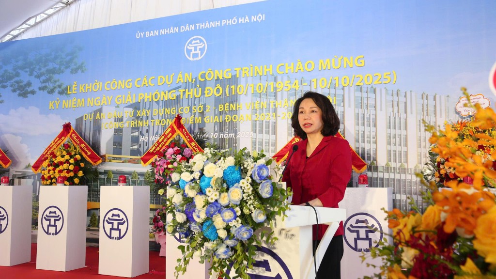 Phó Chủ tịch UBND TP Hà Nội Vũ Thu Hà phát biểu tại lễ khởi công