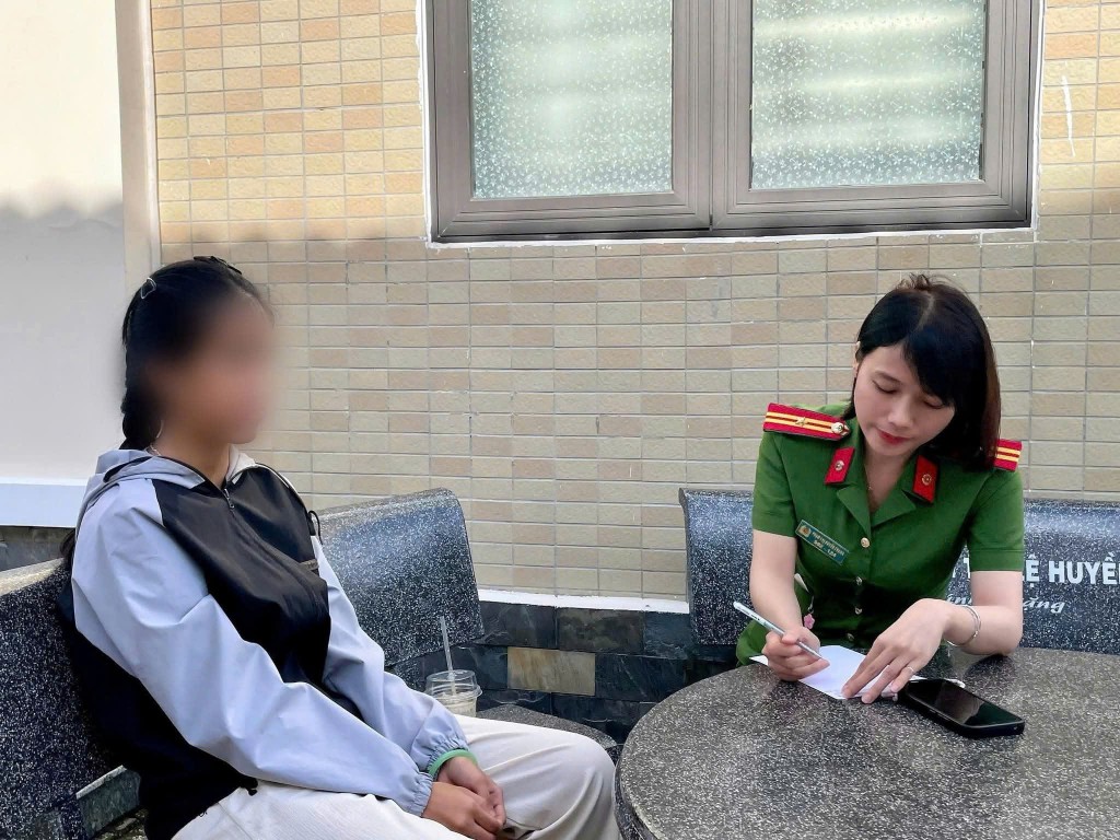 Lực lượng Công an làm việc với em T.H.L (Anhr