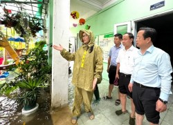 Giám đốc Sở GD&ĐT kiểm tra công tác dạy học, ứng phó mưa bão