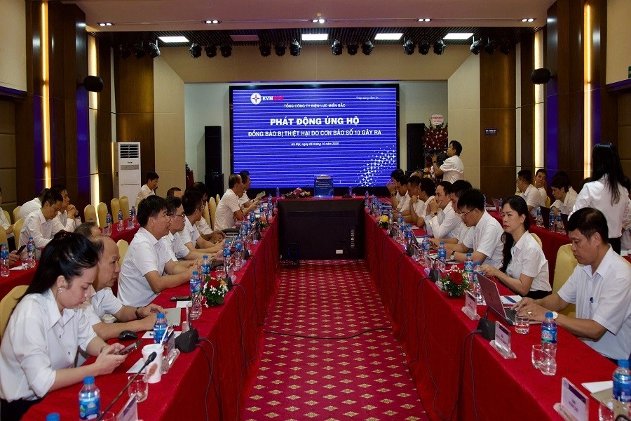 EVNNPC tổ chức Lễ phát động ủng hộ đồng bào các tỉnh bị thiệt hại do bão số 10 gây ra