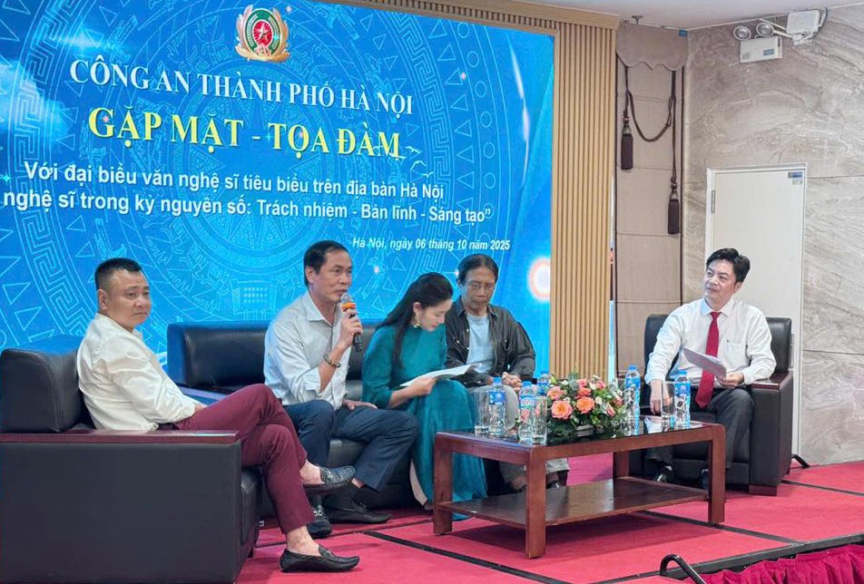 Chung tay bảo vệ an ninh văn hóa trên không gian mạng