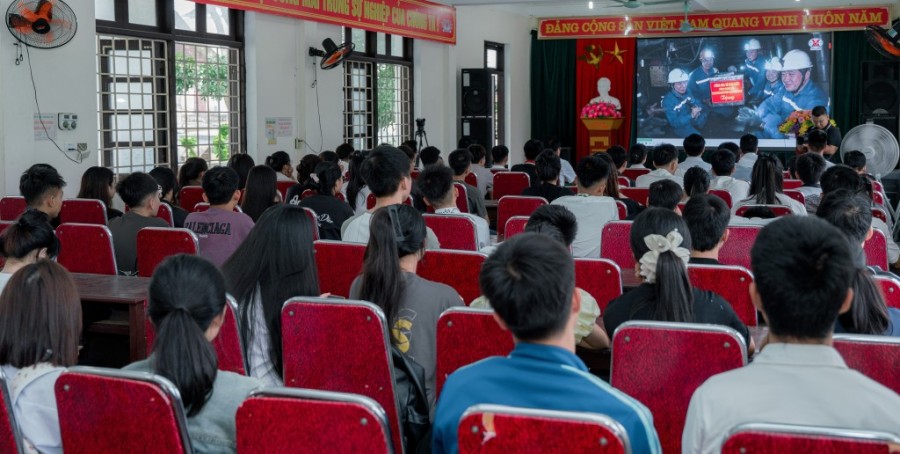 Quang cảnh buổi toạ đàm