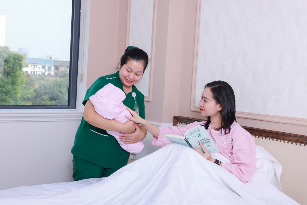 Chăm sóc trọn vẹn cả mẹ và bé suốt thời gian nghỉ dưỡng sau sinh.
