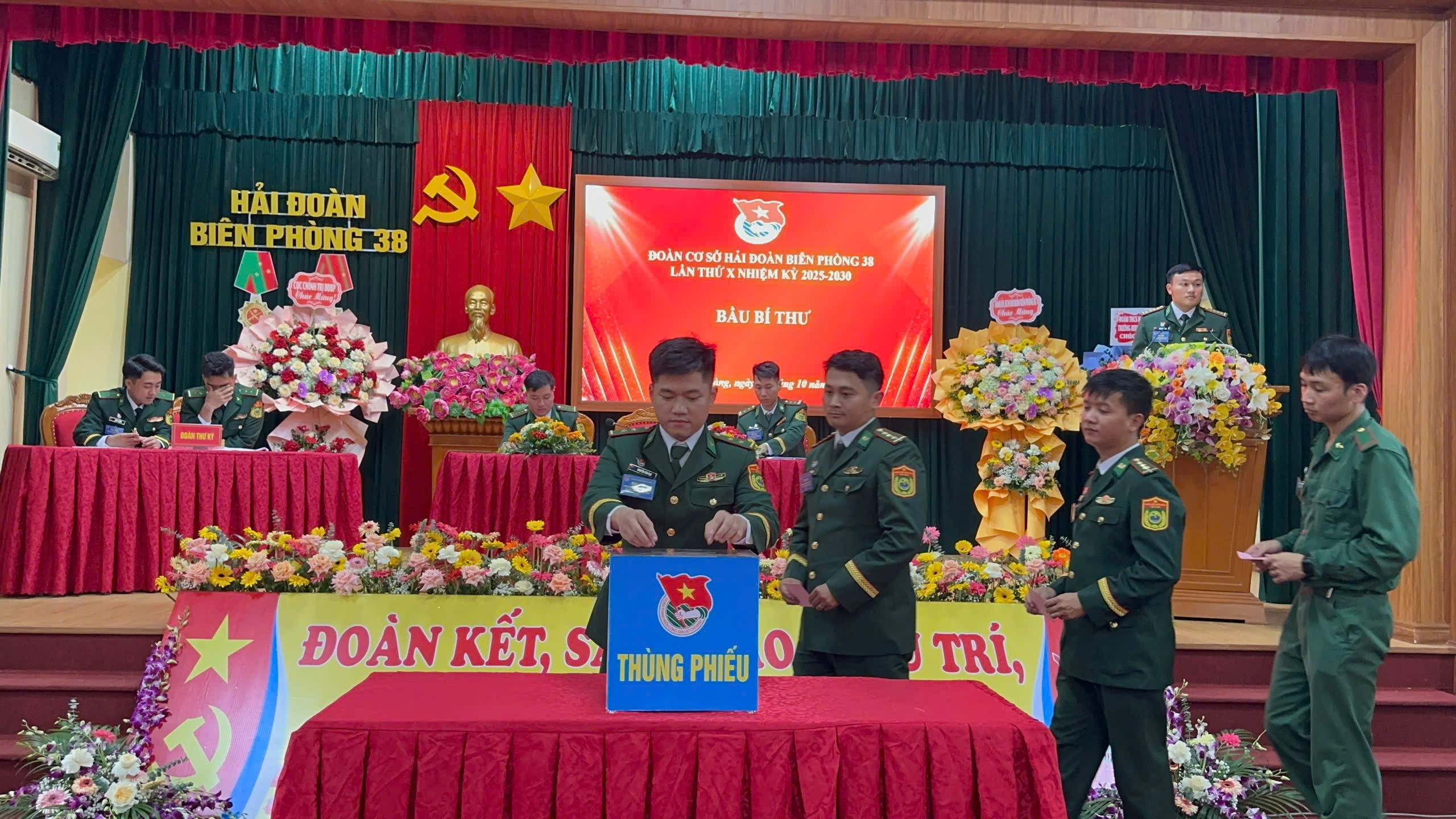 Xung kích, sáng tạo thực hiện nhiệm vụ bảo vệ chủ quyền biển, đảo