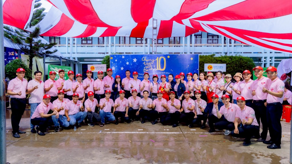 Mang ánh trăng yêu thương đến trẻ em vùng xa cùng C.P. Việt Nam