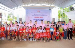 Mang "ánh trăng yêu thương" đến với hàng ngàn em nhỏ