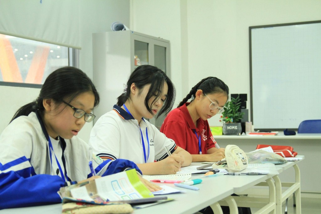 Bộ GD&amp;ĐT ban hành chương trình giáo dục nâng cao dành cho các môn chuyên