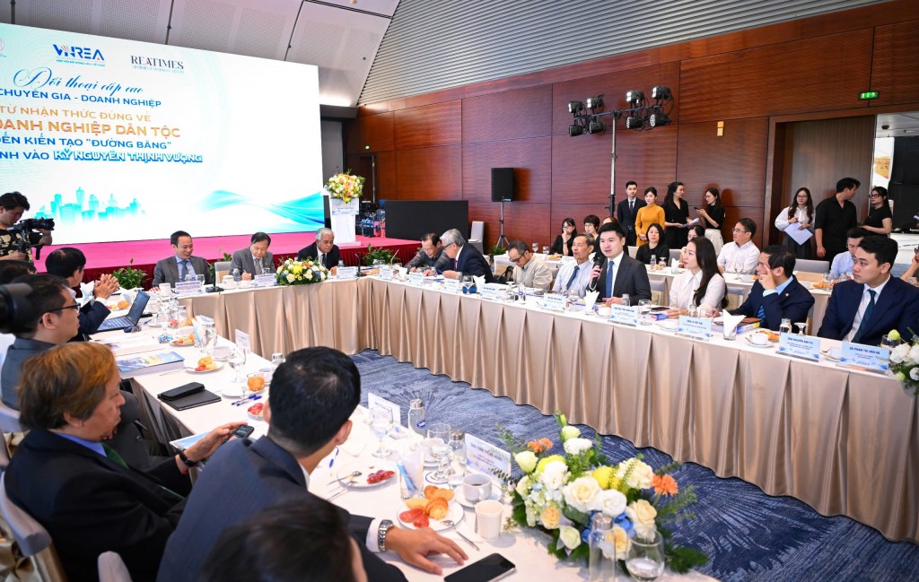 Phó Chủ tịch HĐQT T&amp;T Group Đỗ Vinh Quang phát biểu tại sự kiện.