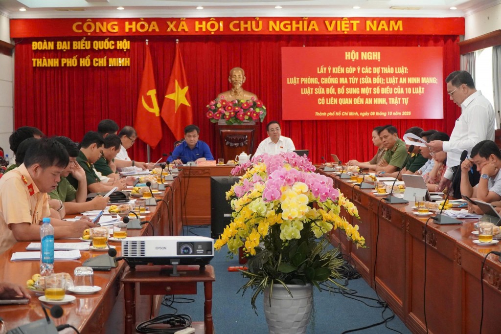 Quang cảnh hội nghị