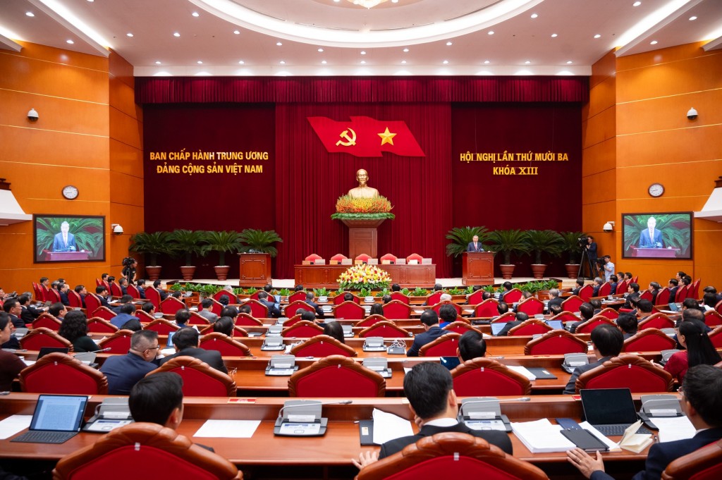 Toàn cảnh phiên bế mạc Hội nghị Trung ương 13