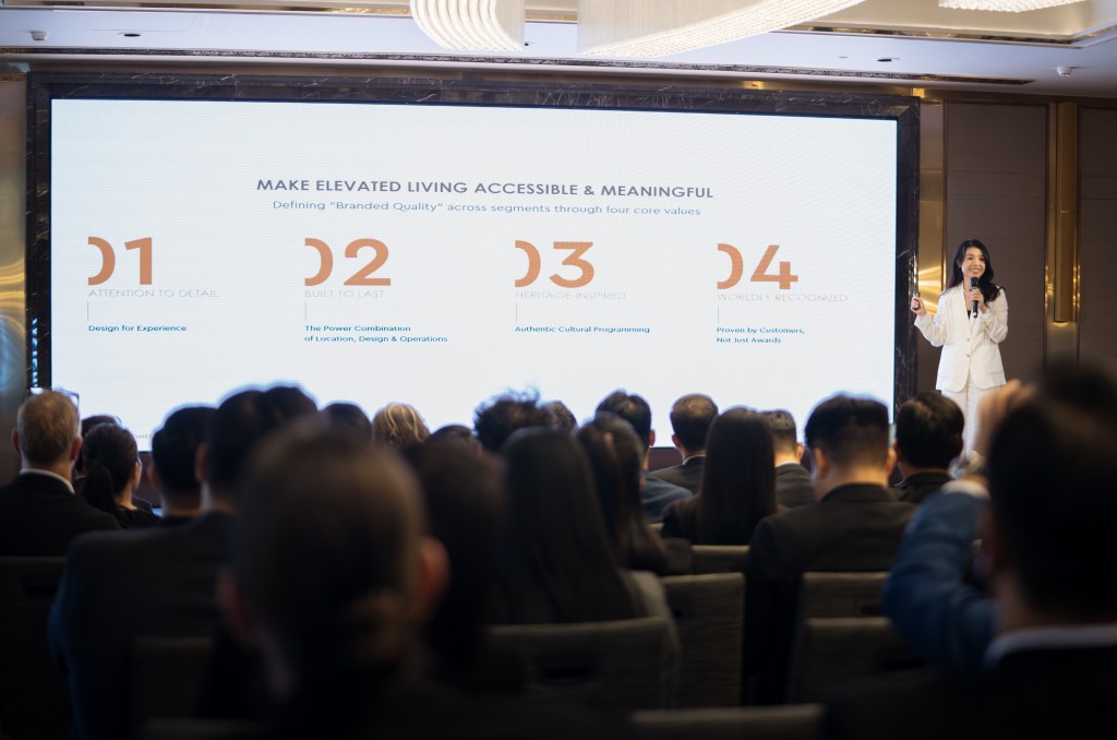 Tại sự kiện, bà Thi Anh Đào - Giám đốc Khối Marketing Masterise Group đã đưa ra những phân tích sâu sắc về bối cảnh thị trường và nhấn mạnh Việt Nam đang sở hữu nhiều lợi thế rất lớn để phát triển bất động sản hàng hiệu
