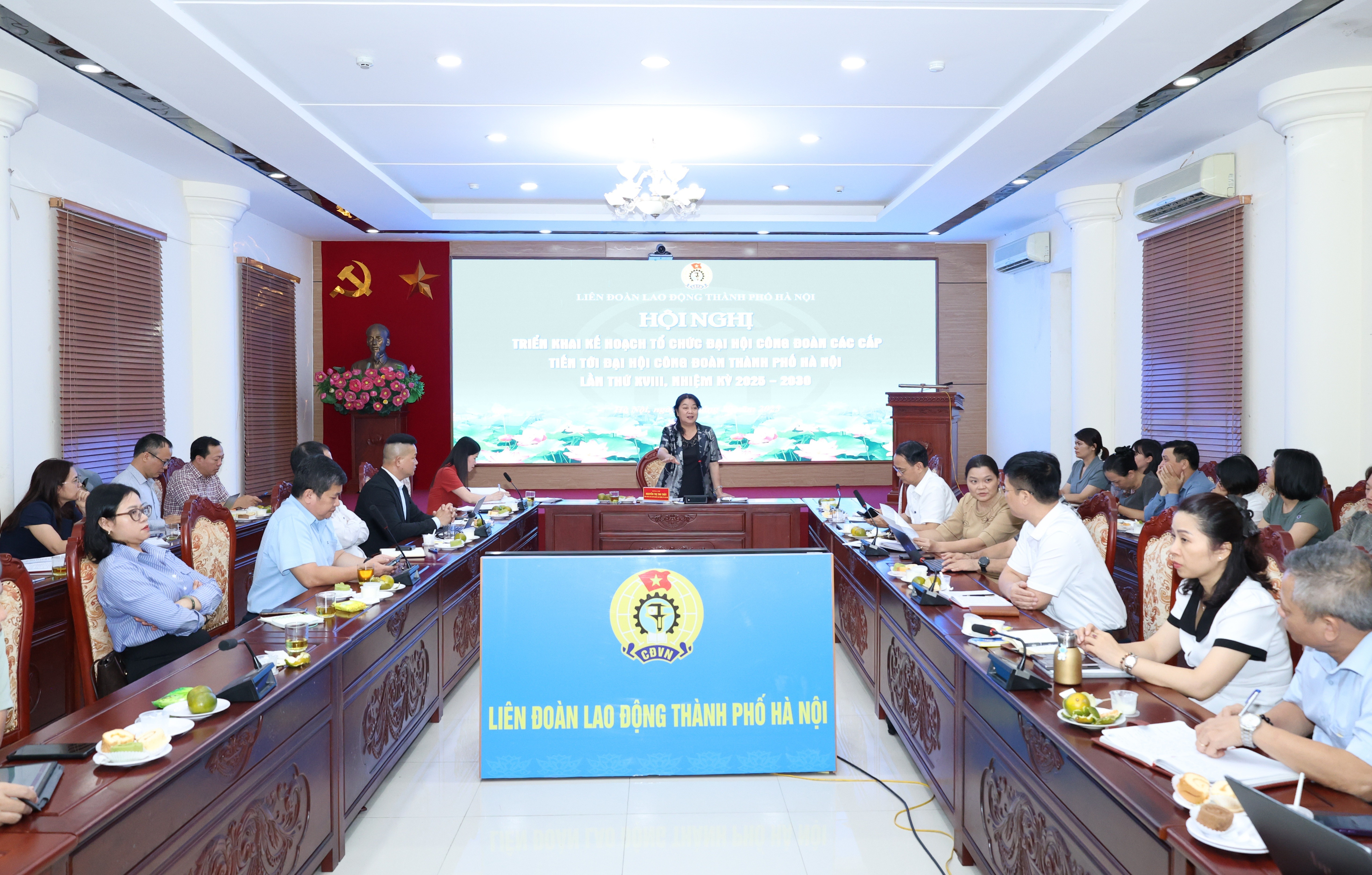 Phó Chủ tịch LĐLĐ thành phố Hà Nội Nguyễn Thị Thu Thủy phát biểu tại hội nghị.