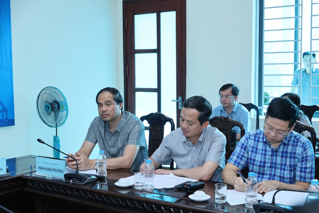 Thủ tướng giao tỉnh Thái Nguyên xây dựng dự án đầu tư đường và đê hai bên sông Cầu (mỗi bên dài khoảng 17 km), triển khai nhanh nhất có thể trong tình trạng khẩn cấp - Ảnh: VGP/Nhật Bắc