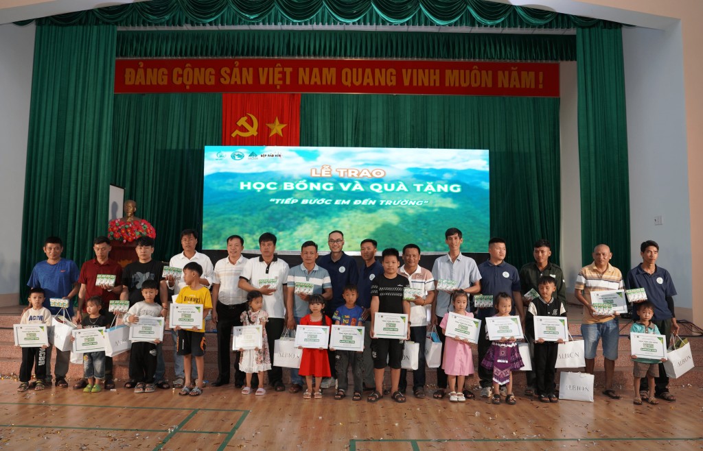 Đồng hành cùng con em lực lượng tuần tra bảo vệ rừng