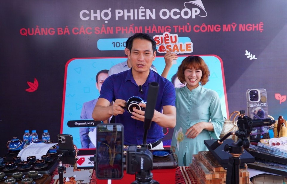 Ứng dụng AI thúc đẩy thương hiệu và phát triển kinh doanh trên nền tảng số