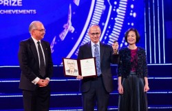 GS. Omar M. Yaghi - Chủ nhân Giải thưởng VinFuture nhận Giải Nobel Hóa học 2025