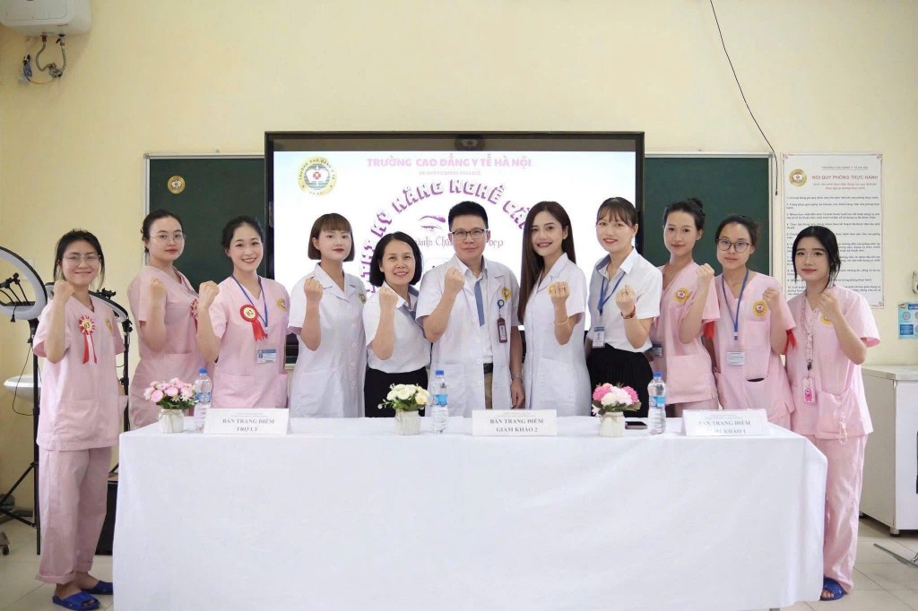 Đào tạo gắn thực tiễn, vững bước tương lai nghề y Đào tạo gắn thực tiễn, vững bước tương lai nghề y