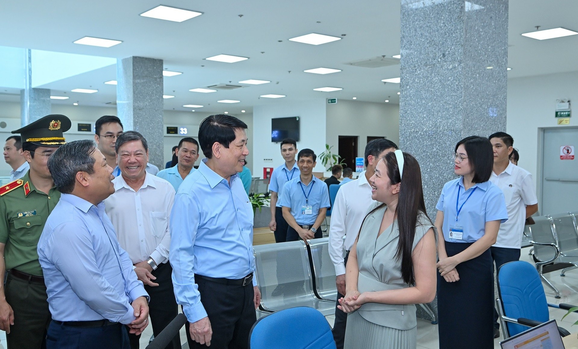 Bài 2: Phát huy động lực đổi mới sáng tạo, chuyển đổi số Bài 2: Phát huy động lực đổi mới sáng tạo, chuyển đổi số