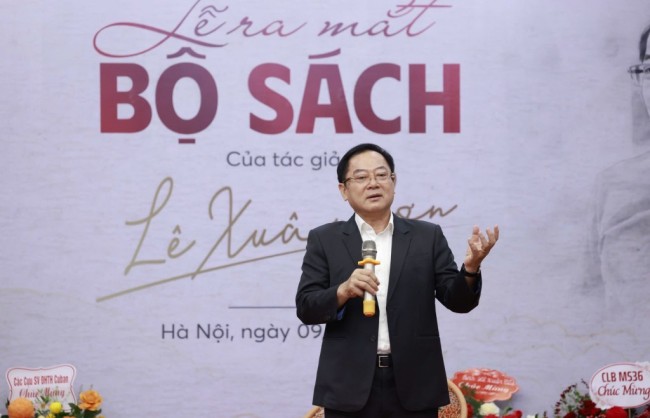 Bộ sách chứa đựng tâm hồn đầy rung cảm và cộng hưởng của nhà thơ Lê Xuân Sơn