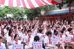 "Không một mình" - khởi động chiến dịch bảo vệ học sinh trực tuyến