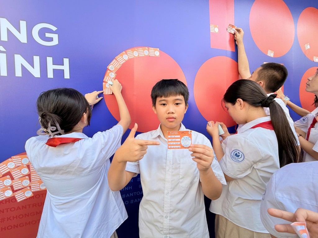 Không một mình - khởi động chiến dịch bảo vệ học sinh trực tuyến Không một mình - khởi động chiến dịch bảo vệ học sinh trực tuyến