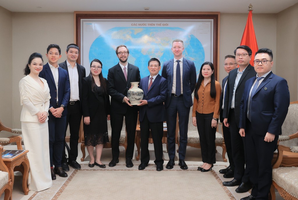 Phó Thủ tướng Hồ Đức Phớc tiếp lãnh đạo Tập đoàn Tether Phó Thủ tướng Hồ Đức Phớc tiếp lãnh đạo Tập đoàn Tether