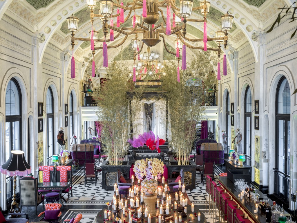 Quán bar Absinthe tại Hotel de la Coupole – MGallery, Sa Pa