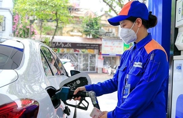 Giá xăng dầu đồng loạt giảm