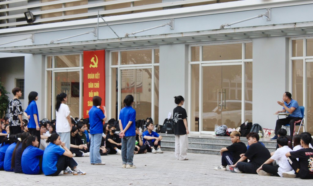 Sau bão, học sinh, sinh viên Thủ đô ổn định học tập tại trường