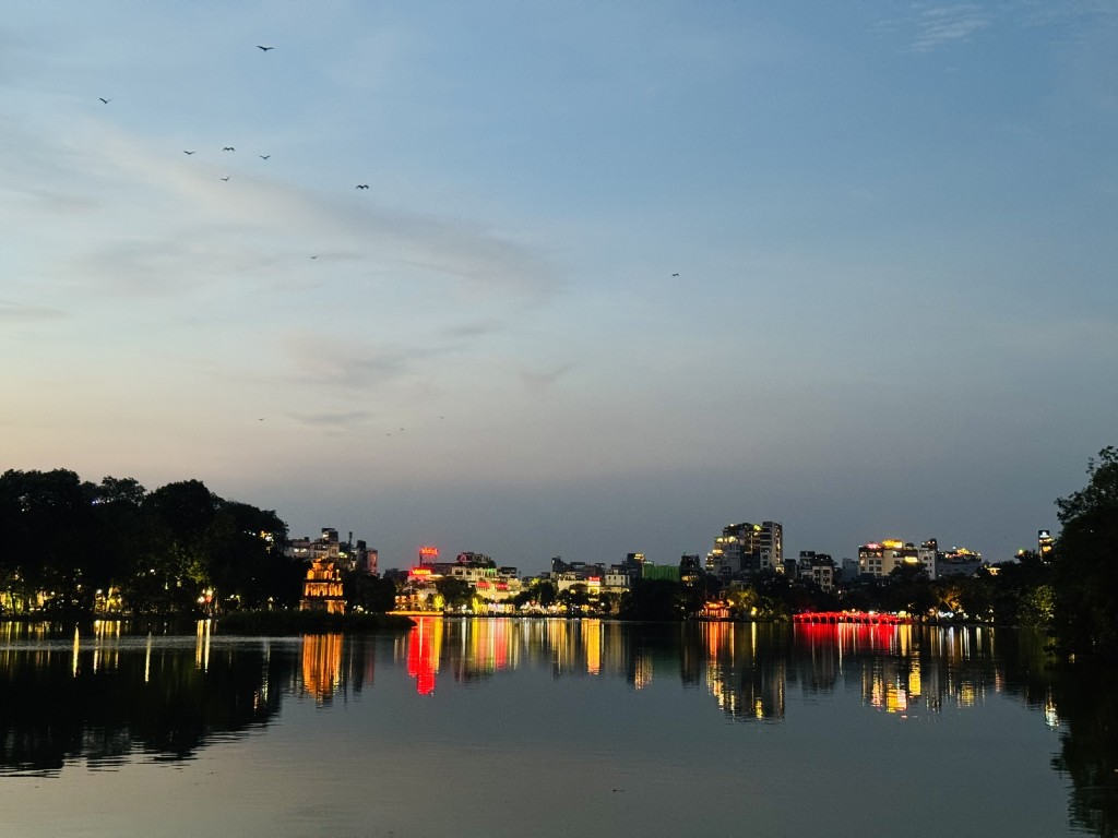 Lắng sâu thu Hà Nội…