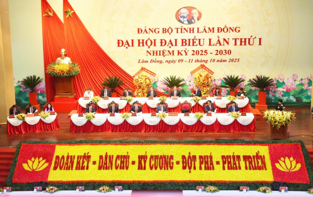 Chiều 9/10, Đại hội đại biểu Đảng bộ tỉnh Lâm Đồng lần thứ I, nhiệm 2025 - 2030, tiến hành phiên trù bị