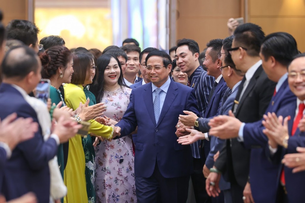 Thủ tướng Phạm Minh Chính với các doanh nhân tại hội nghị - Ảnh: VGP/Nhật Bắc