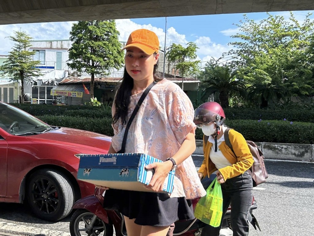 Mỗi phần đóng góp, dù lớn hay nhỏ, đều thể hiện tinh thần tình dân tộc, nghĩa đồng bào Mỗi phần đóng góp, dù lớn hay nhỏ, đều thể hiện tinh thần tình dân tộc, nghĩa đồng bào