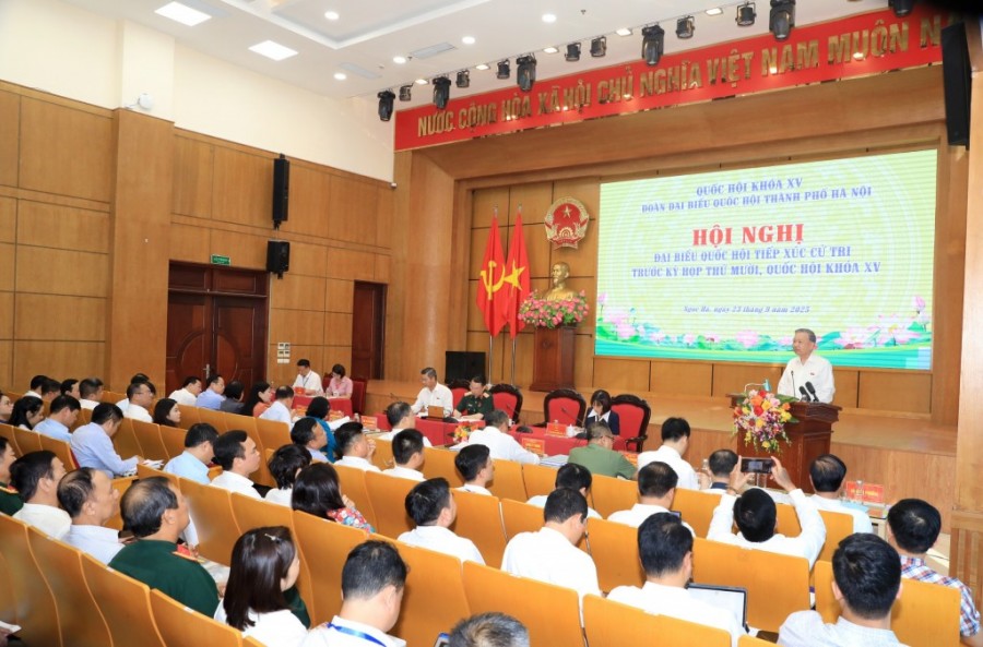 Quang cảnh hội nghị tiếp xúc cử tri Quang cảnh hội nghị tiếp xúc cử tri